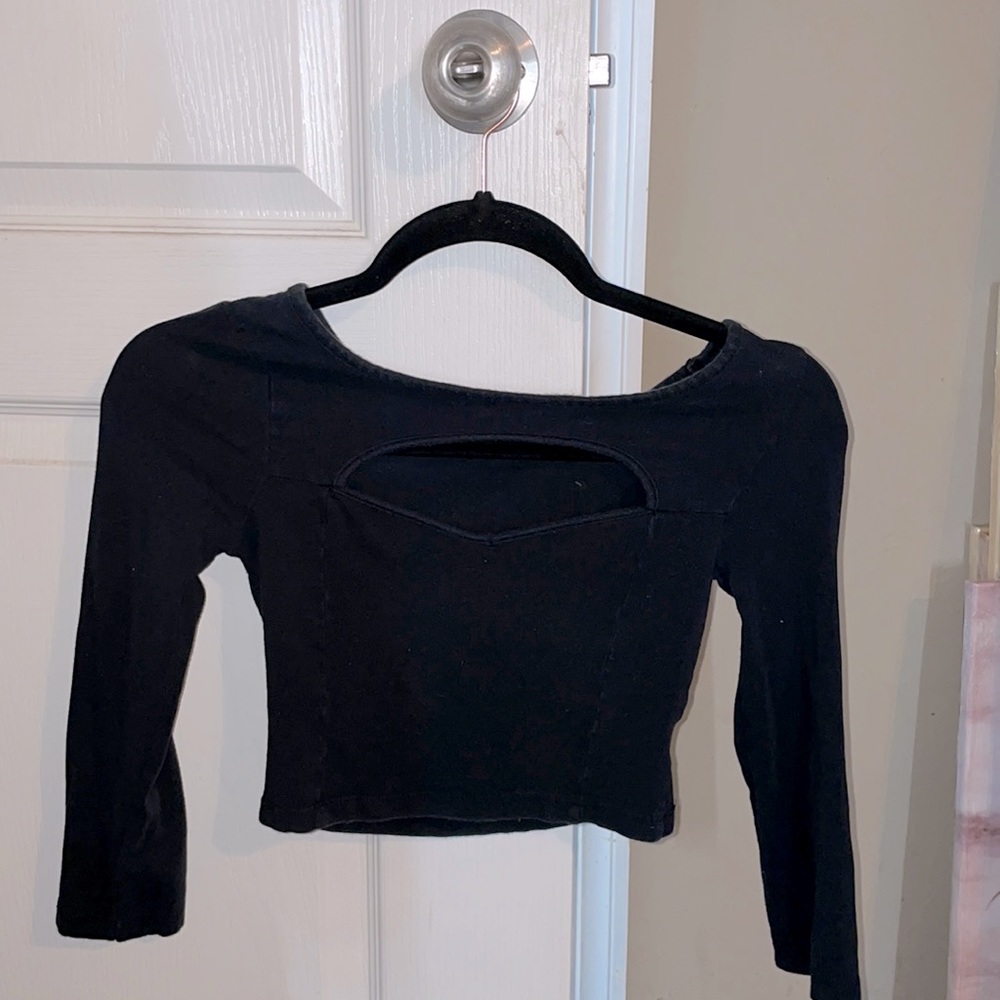 Black quarter sleeve crop top